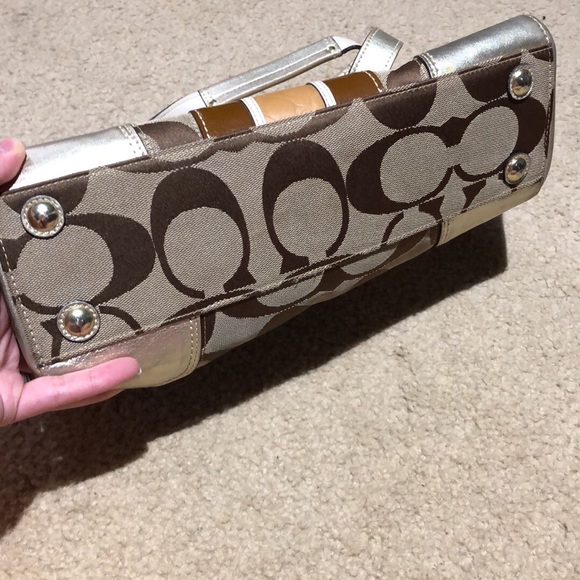 COACH • Signature Logo Purse - Picture 2 of 4